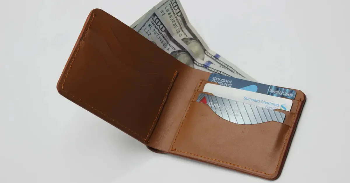 Best Men's Leather Wallets in Pakistan