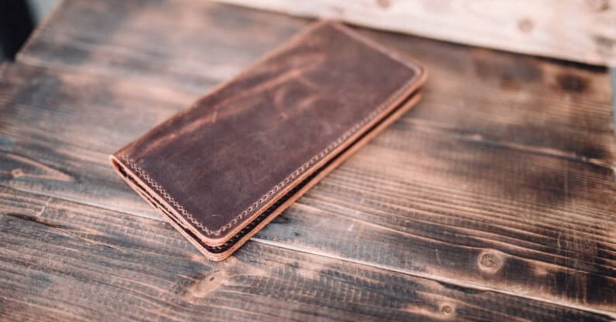 Distressed leather wallet for men in Pakistan—Wolveyes rugged & stylish design